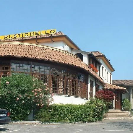 Il Rustichello 3* Lonato del Garda